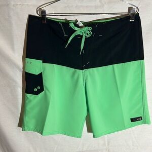 NWT Oakley Boardshorts